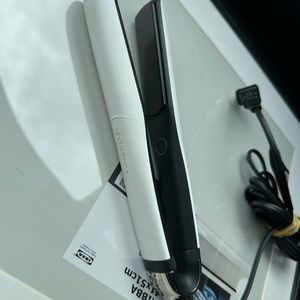 GHD platinum plus flat iron
